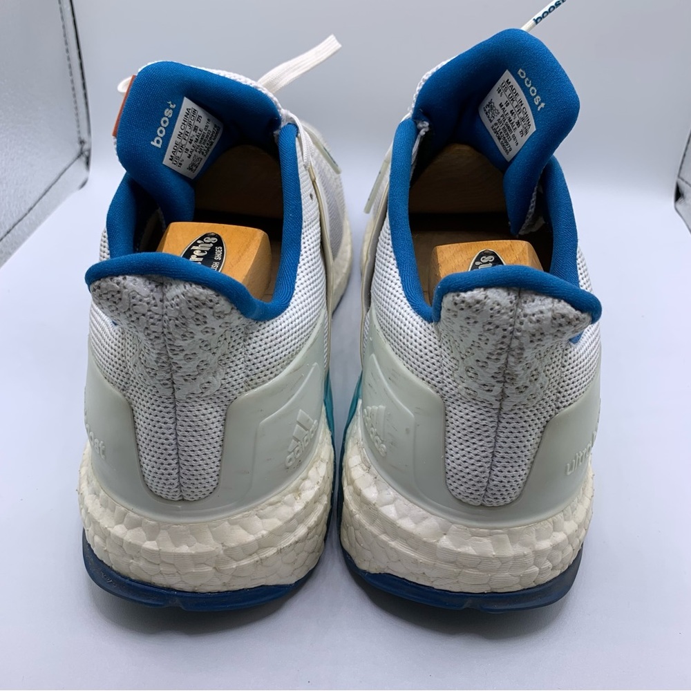 Adidas Ultraboost ST - Picture 4 of 8